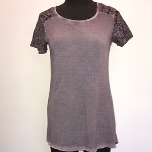 Sale!New Dantelle szS plum lace short sleeve top